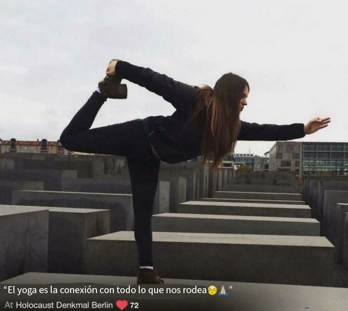 Haciendo yoga en el memorial del Holocausto en Berlín