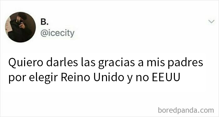 Tuit divertido que refleja humor británico, agradeciendo a los padres por elegir Reino Unido sobre EEUU.