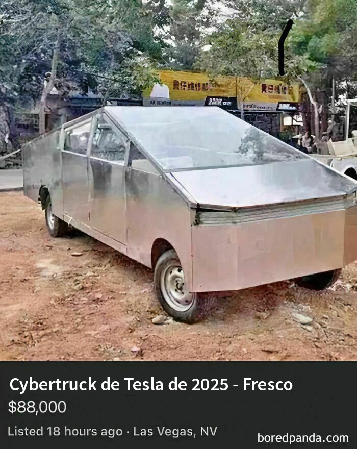 Auto extraña en venta en Facebook Marketplace, con apariencia de Tesla Cybertruck casero.