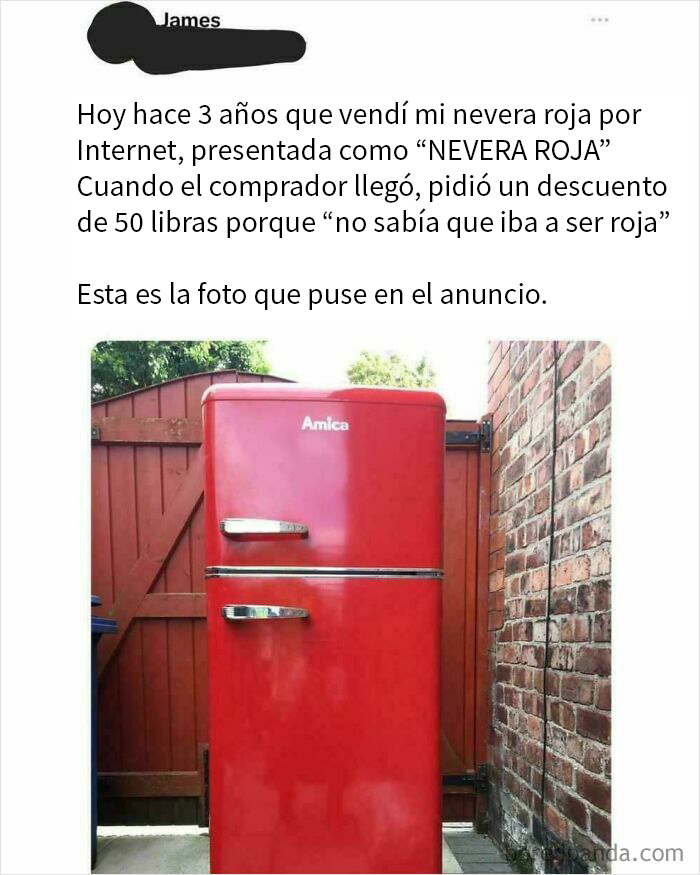 Nevera roja usada en venta con comprador exigente que pidió descuento por no saber el color, ejemplo de pedigüeños ridiculizados.