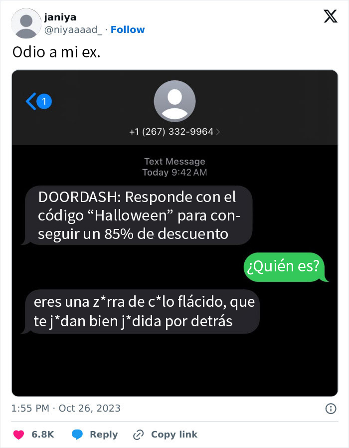 Captura de pantalla de mensaje agresivo de expareja con insultos fuertes en conversación de texto.