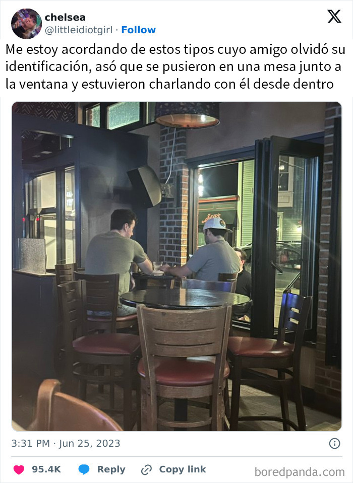 Personas charlando desde dentro y fuera de un restaurante, una de las publicaciones reconfortantes para alegrarte el día.