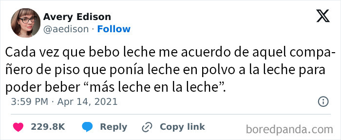 Publicación reconfortante en redes sociales con frase humorística para alegrar un poco el día y generar sonrisas.