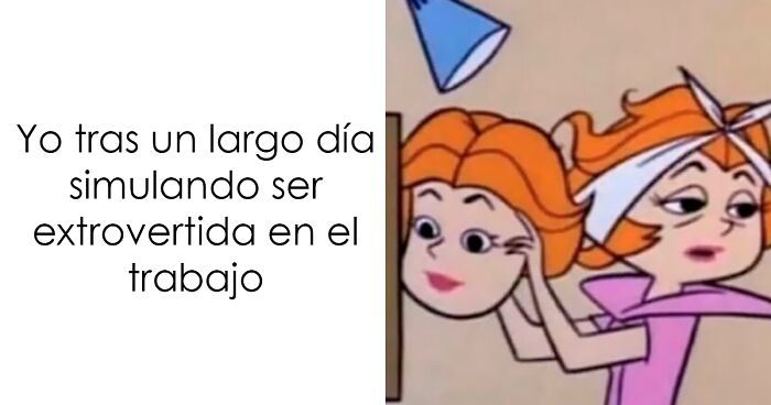 Meme divertido de introvertidos mostrando a mujer con mu00e1scara sonriente tras fingir ser extrovertida en el trabajo.