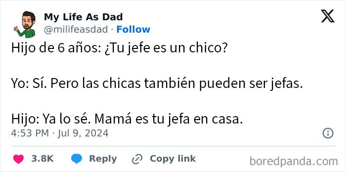 Tuit divertido que muestra una conversación incómoda entre padre e hijo sobre ser jefe y roles en la familia.