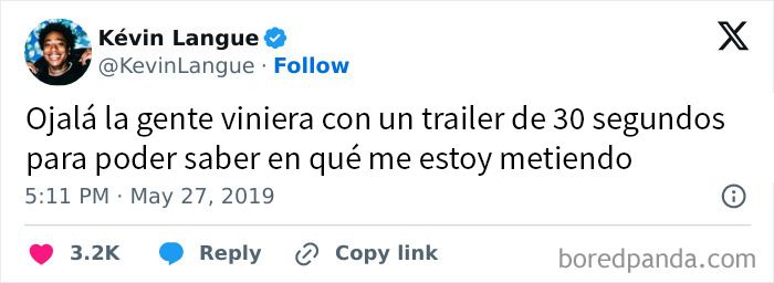 Captura de pantalla de un tuit divertido en español, ideal para memes entretenidos y relajarse con buen humor.