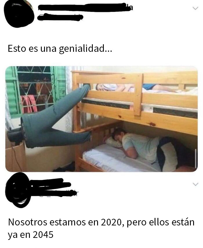 Captura de pantalla inusual mostrando una idea creativa con una cama litera y un par de pantalones extendidos.