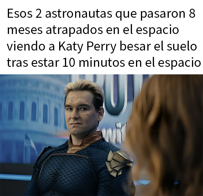 Hombre serio en traje azul oscuro, imagen representando publicaciones que juegan en el límite de lo divertido y ofensivo.