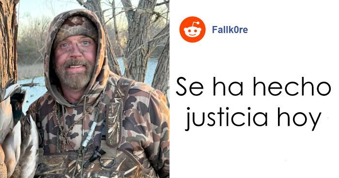 Hombre con ropa de camuflaje posa junto a u00e1rbol tras safari caro interrumpido por ataque fatal de bu00fafalo.