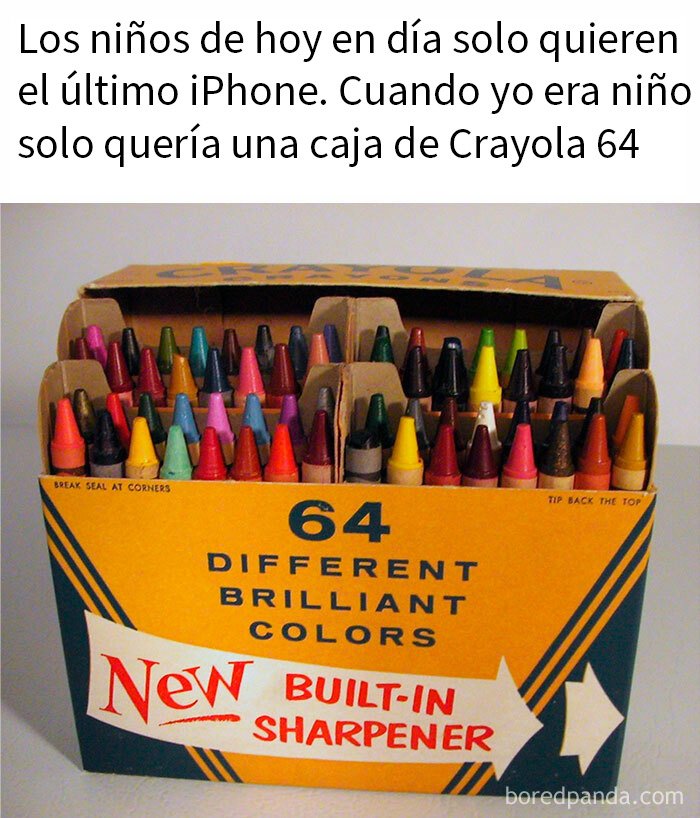 Caja abierta de crayones Crayola 64 colores, representando publicaciones sobre los años 80 y partes de nuestras vidas pasadas.