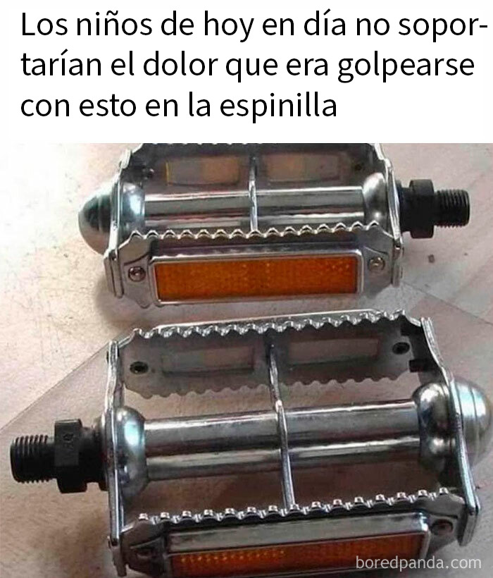 Pedales metálicos de bicicleta de los años 80, mostrando partes de nuestras vidas que ya no existen en la actualidad.