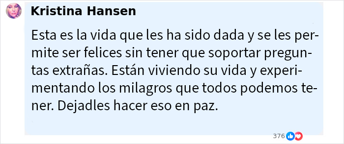 Comentario de Kristina Hansen sobre las siamesas Abby y Brittany Hensel disfrutando la vida con un bebé recién nacido.