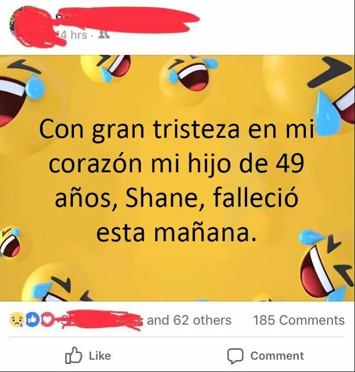 Captura de pantalla de mensaje de texto de persona mayor confundida usando Siri, mostrando humor involuntario en internet.