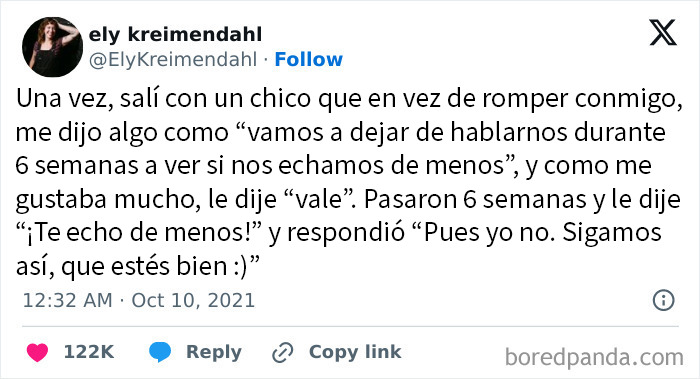Conversación inusual en app de citas donde alguien pide nudes y pregunta si tiene 16 años. Chats que invitan a quedarse soltero.