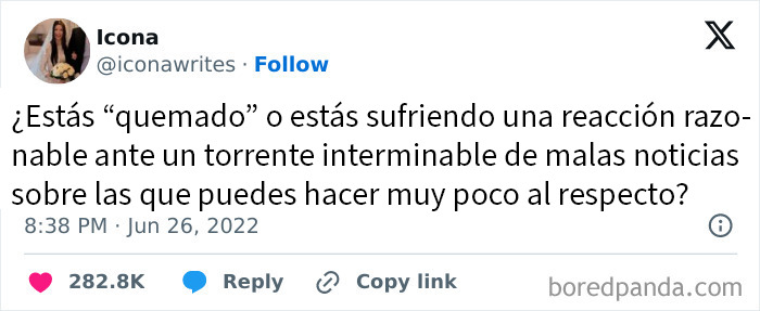 Publicación divertida sobre sentirse agotado por una avalancha constante de malas noticias en círculo de idiotas viral.