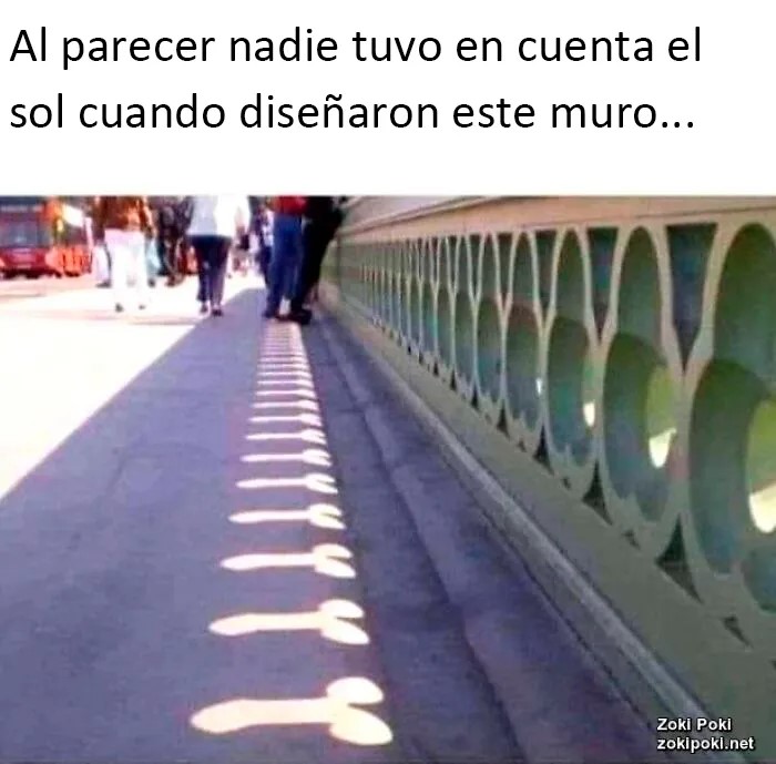 Comedia accidental con efecto óptico muestra una figura pequeña dando masaje en los hombros a otra más grande.