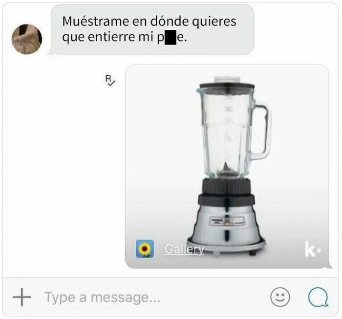 Conversación en chat donde una mujer responde con un comentario sarcástico que hace que hombres incómodos se arrepientan. Conversación en chat donde una mujer responde con un comentario sarcástico que hace que hombres incómodos se arrepientan.
