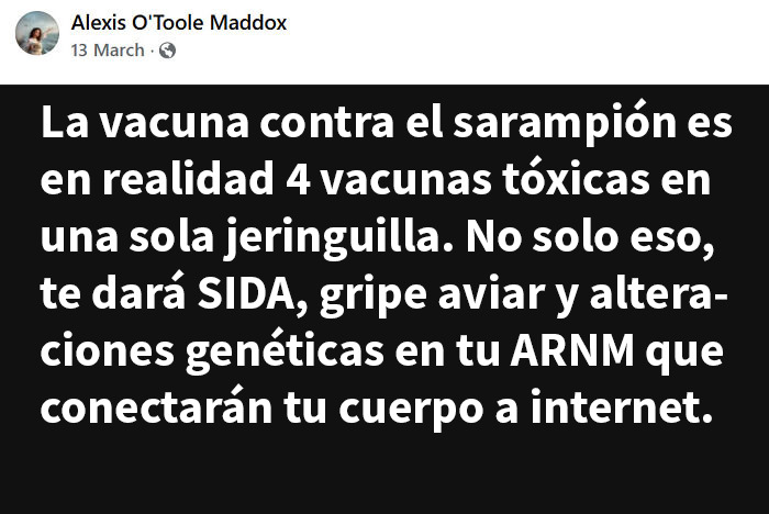 Publicación en redes con información falsa sobre vacunas que muestra un ejemplo de ciencia falsa y engaños online.