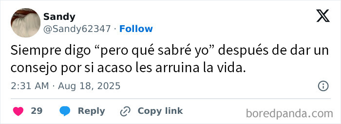 Publicación honesta y divertida en X sobre el cajón en casa con basura y documentos importantes.