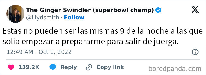 Captura de pantalla de una publicación honesta y divertida en X, mostrando una reflexión sobre la rutina nocturna.