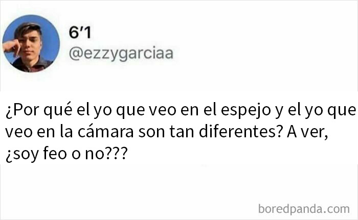 Meme divertido sobre la diferencia entre la imagen del espejo y la cámara, parte de memes para una dosis diaria de risa.