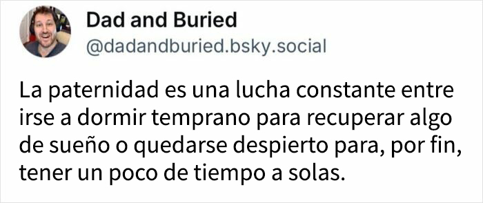 Memes divertidos de crianza que muestran la lucha constante entre dormir y tener tiempo a solas para padres agotados.