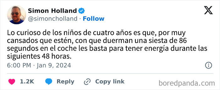 Tuit divertido sobre la energía de niños de 4 años y siestas cortas, ideal para memes hilarantes de crianza.