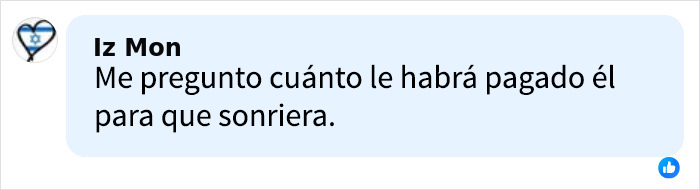 Comentario en redes sociales cuestionando la actitud navideña de Melania Trump y sus reacciones variadas. Comentario en redes sociales cuestionando la actitud navideña de Melania Trump y sus reacciones variadas.