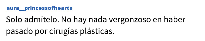 Comentario en redes sociales discutiendo la supuesta belleza natural de Sydney Sweeney con fotos antes y después como evidencia.