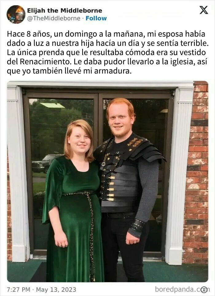 Pareja con vestimenta renacentista mostrando apoyo mutuo, ilustrando memes conmovedores para mejorar un mal día.