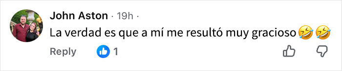 Comentario de usuario en redes sociales expresando que la función de El mago de Oz le resultó muy graciosa con emojis de risa.