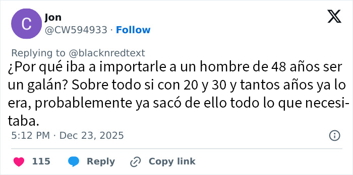 Captura de tuit comentando la apariencia y troleo de un galán adolescente de los 2000 a los 48 años.
