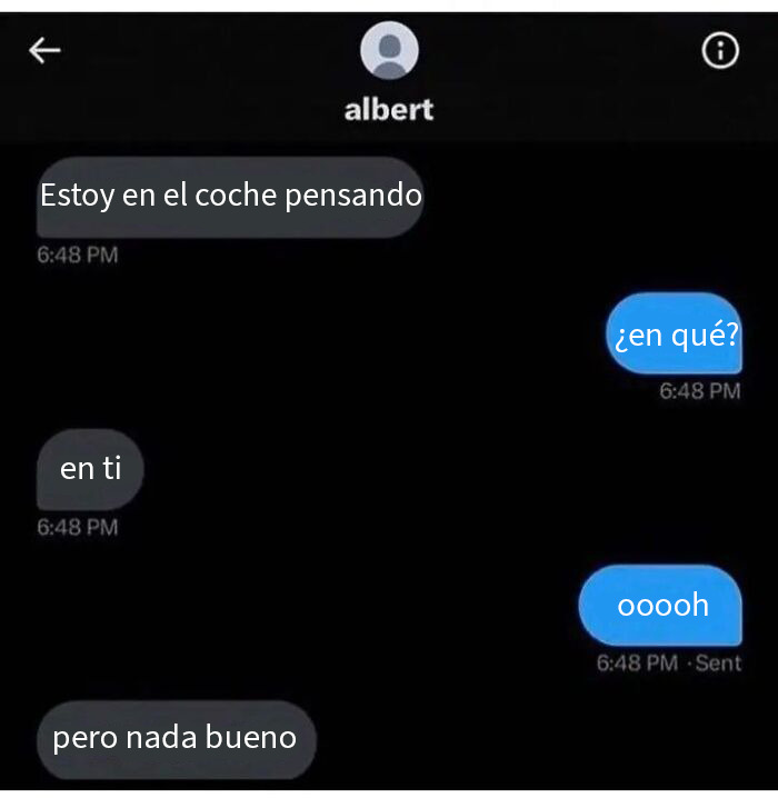 Conversación divertida de mensajes de texto con giros inesperados entre mamá y su hijo sobre sentir efectos de gomitas.