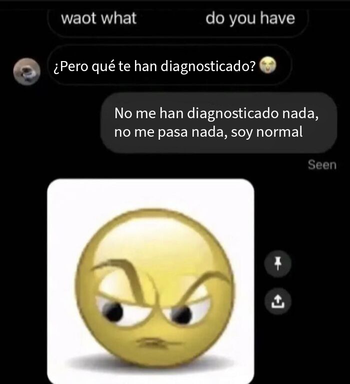 Captura de pantalla de conversación divertida por mensajes de texto con giro inesperado sobre novio y protección de gatos.