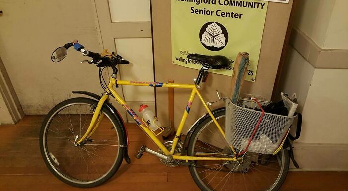 La compré en el 88 con el dinero que me dejó mi abuela. A mi madre le molestó que gastara mi herencia en algo tan efímero como una bicicleta. He recorrido miles de kilómetros con ella, incluidas dos carreras de 321 kilómetros en el año 2000. Ahora es mi bicicleta de ciudad, para ir de compras, al trabajo y a los recados