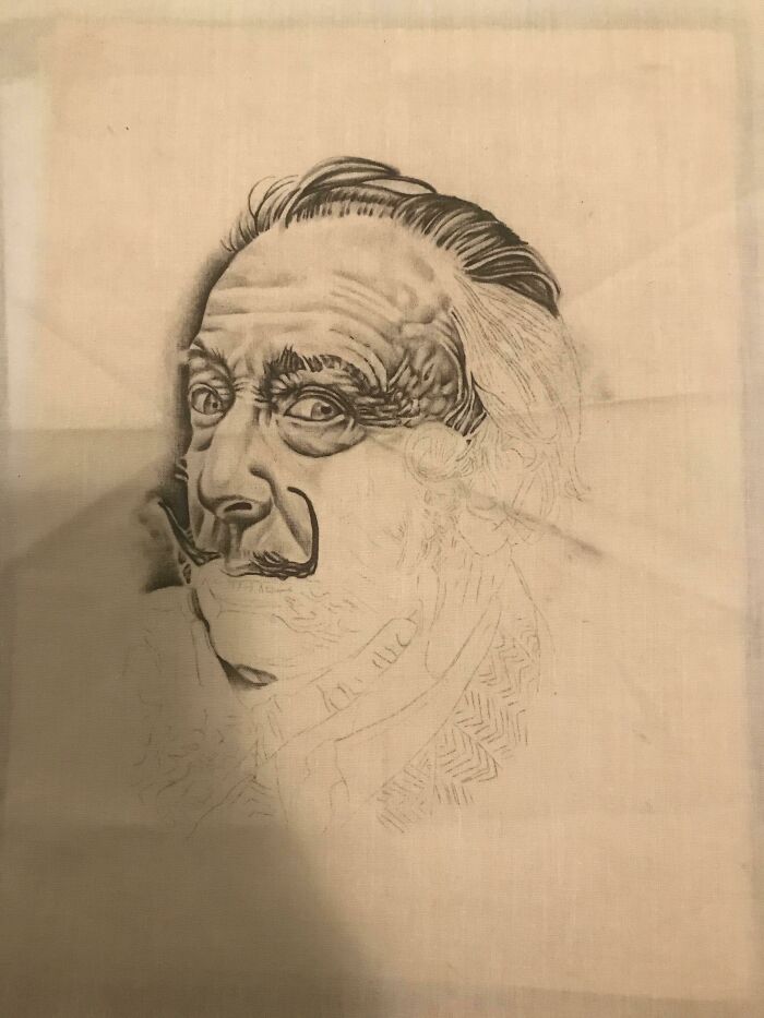 Dibujo a lápiz sobre lino en prisión 