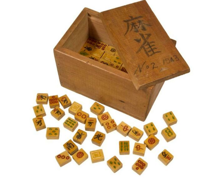 Juego de Mah-Jong hecho a mano por un prisionero de guerra japonés de la Segunda Guerra Mundial