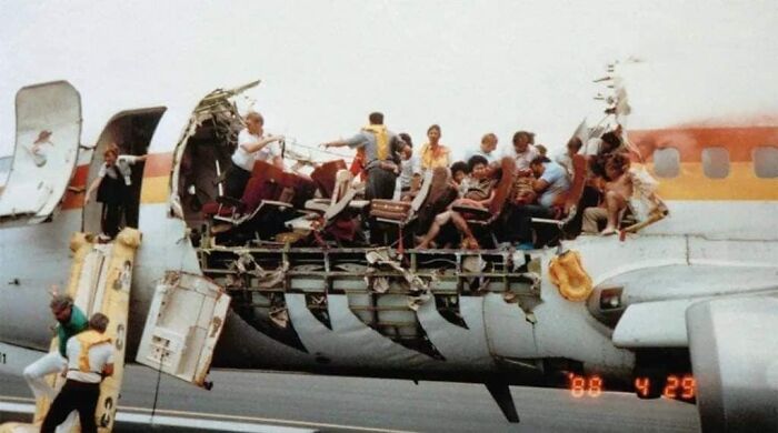 28 de abril de 1988: El techo de un avión de Aloha Airlines se desprende en pleno vuelo a 24.000 pies