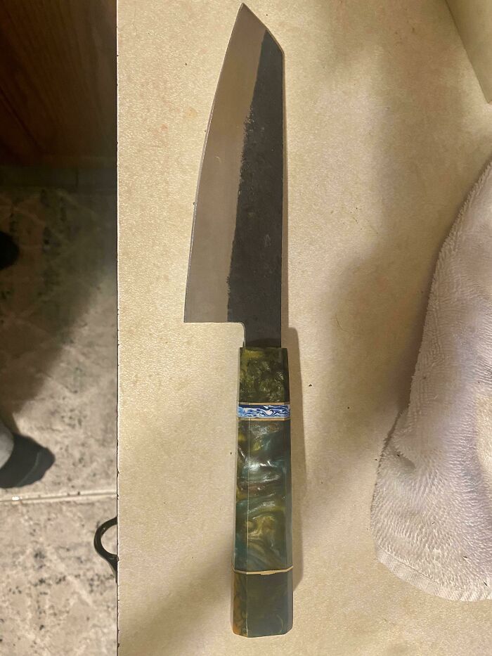 Ascendí a una lavacopas a ayudante de cocina, se esforzó muchísimo, la promoví a cocinera de línea, continuó esforzándose. Mañana le voy a dar su primer cuchillo en reconocimiento a su trabajo duro