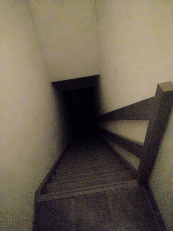 Las escaleras que tengo que tomar para salir del trabajo