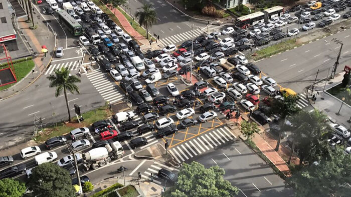Intersección de dos avenidas en Sao Paulo, Brasil