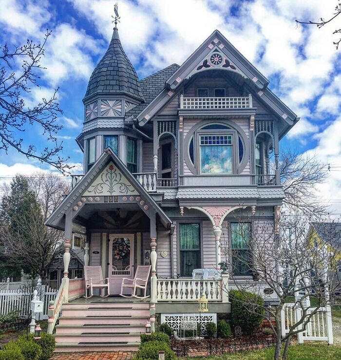 La casa del capitán James Taylor, una casa de estilo Reina Ana de 1892 en Marine City, condado de St.
