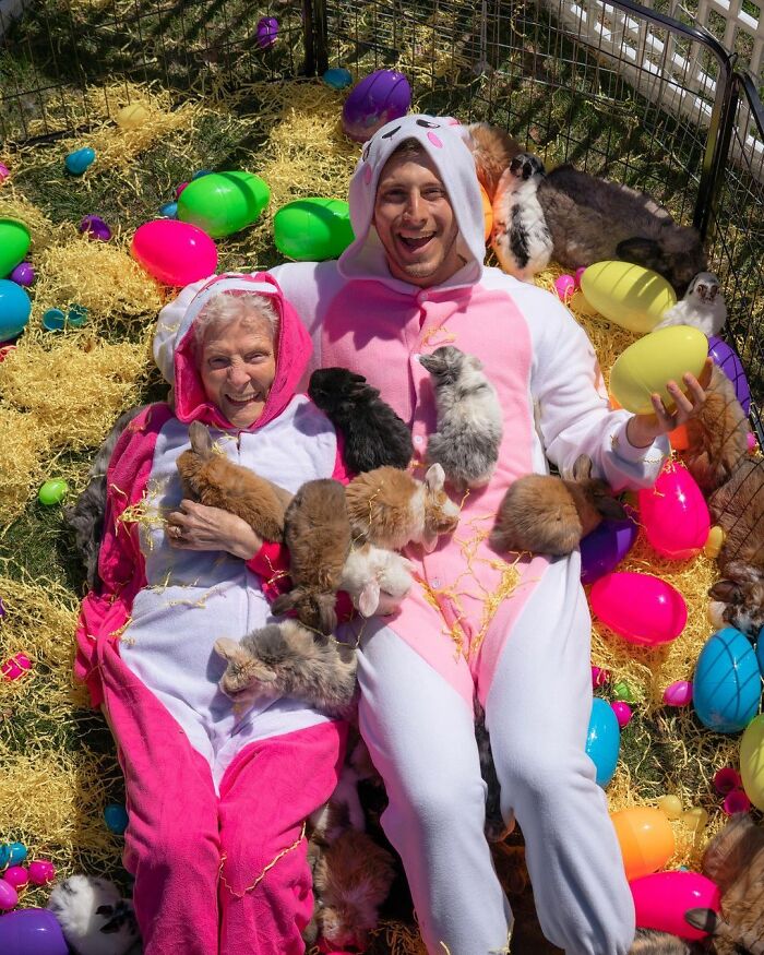 95-Year-Old Grandma And Her Grandson Prove Fun Doesn't Have An Age Limit With Hilarious Costumes (22 New Pics)