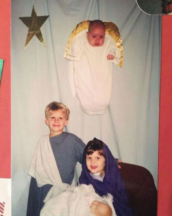 Esta es la tarjeta de Navidad de mi familia de 1999. Yo era el ángel