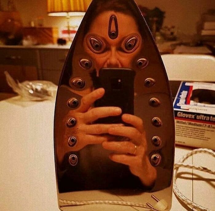 "I Want To Leave" Is Pretty Much The Weirdest Instagram Account, And Here Are 50 Pictures To Prove It