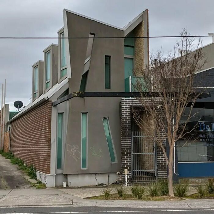 Esta casa es como quitarse los calzoncillos sin quitarse antes los pantalones