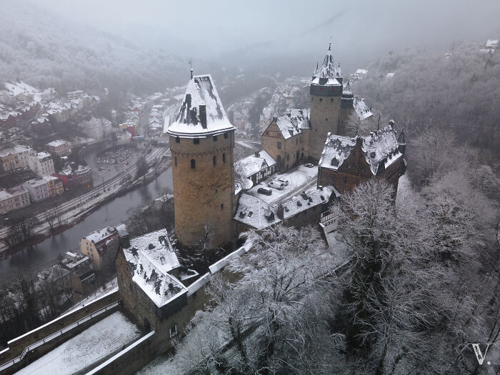 Burg Altena en su disfraz de invierno