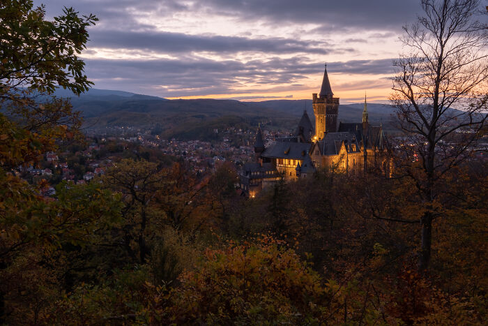 El castillo de Werrnigerode en una deliciosa tarde de otoño