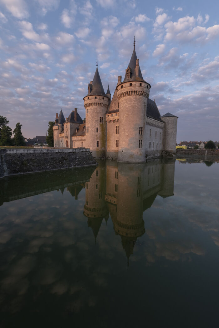 Hay muchos castillos que visitar en el Valle del Loira (Francia). Yo elegí el castillo de Sully