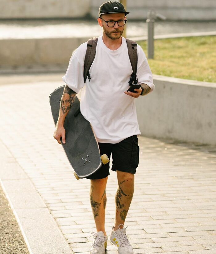 Russian Photographer Captures The Urban Street Style Of Moscow City (30 Pics)